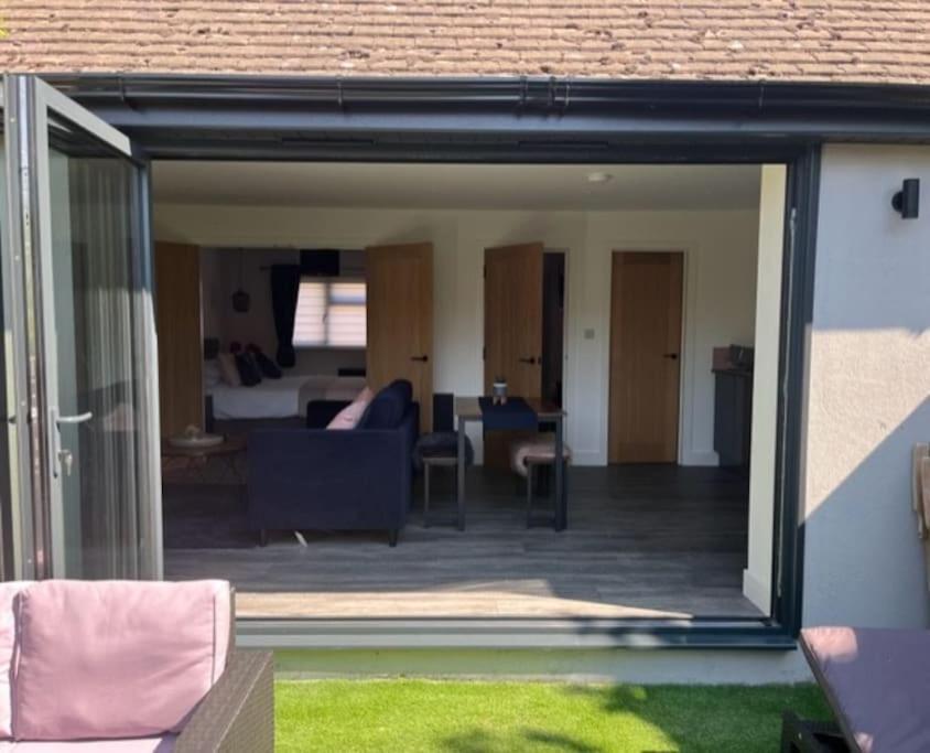 The Hideaway With Own Private Sunny Garden Leilighet Bournemouth Eksteriør bilde